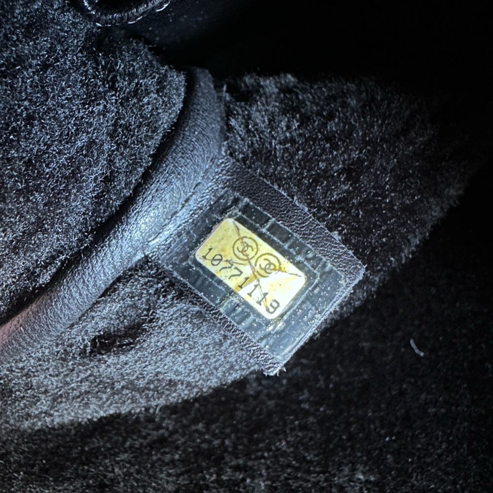 Chanel Crossbody suede and lambskin black in color. - Picture 2 of 16